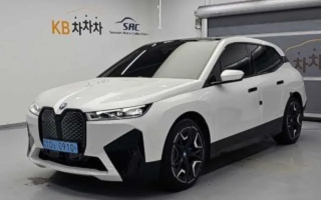 수원중고차할부조건 iX xDrive 50 매물 사진 17 - 2023/03 68,543km