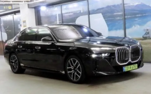 수원중고차할부조건 7시리즈 (G70) 740d xDrive M 스포츠 매물 사진 11 - 2025/10 13,434km