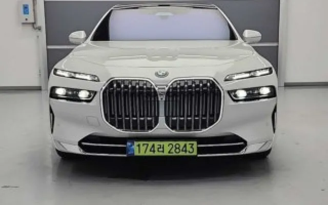 수원중고차할부조건 7시리즈 (G70) 750e xDrive 디자인 퓨어 엑셀런스 매물 사진 17 - 2025/05 7,826km